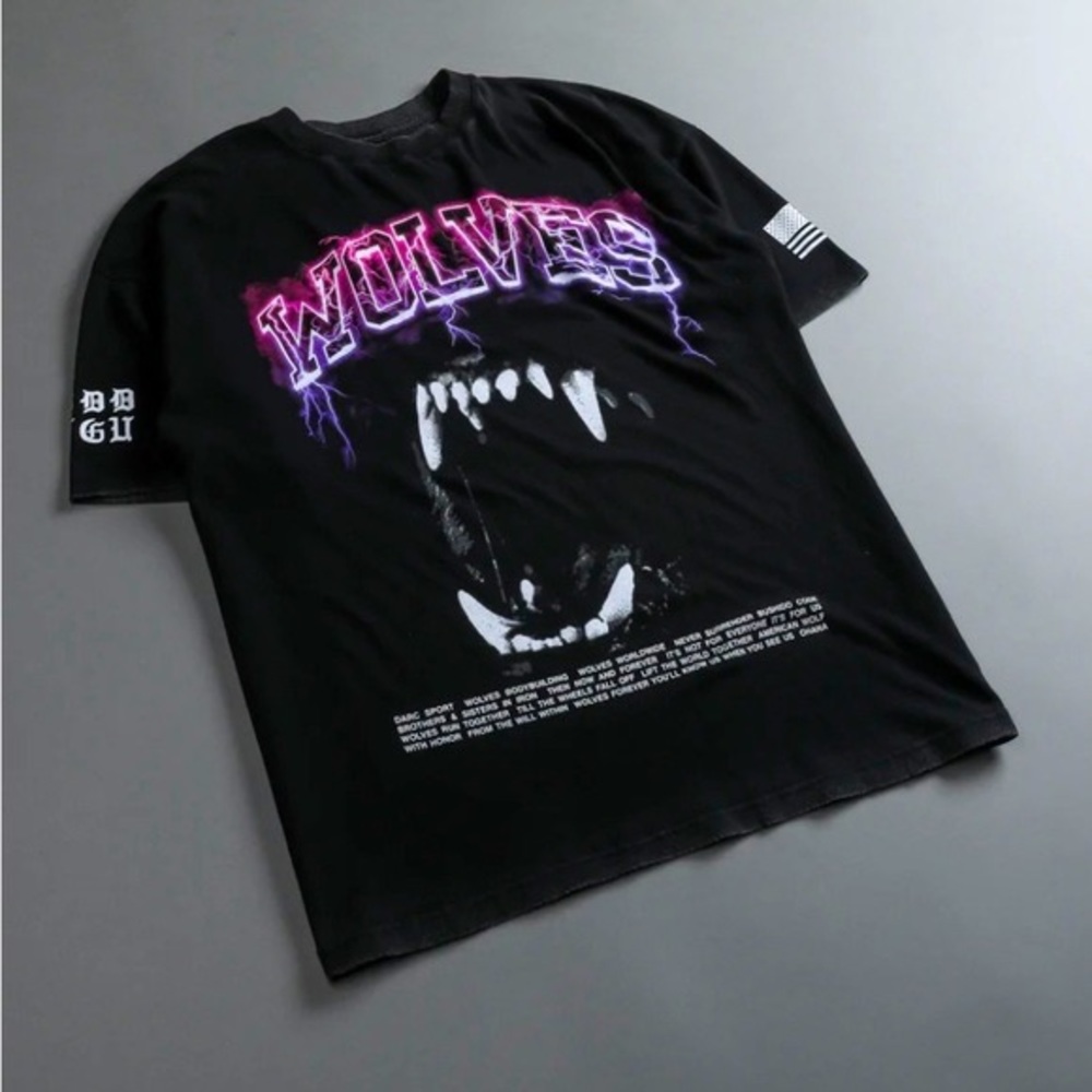 ISO THIS DARC SPORT SHIRT IN MEDIUM.